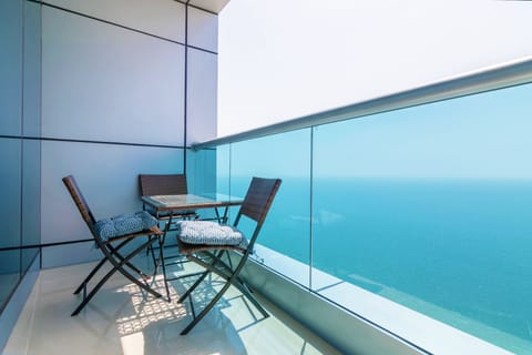 Balcony with full sea view