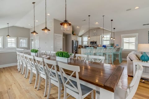 Top-Level Dining Room with Table (seats 16)