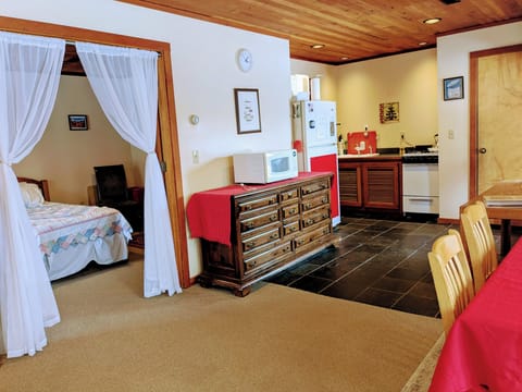 Welcome to our Sugarhouse Guest House