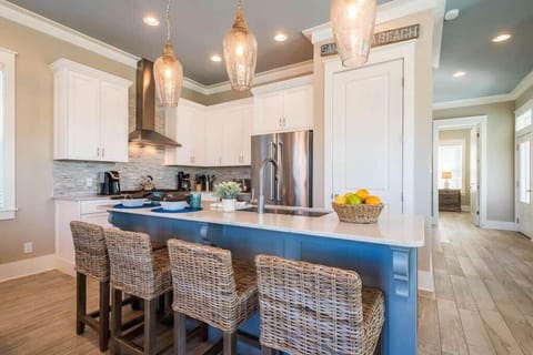  Breakfast Bar and Keurig Coffee Maker!!