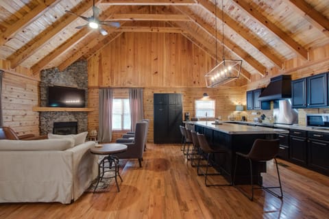 aghhhh, look at those ceilings