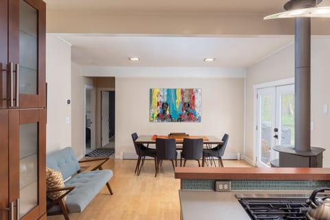 Dinning area by the kitchen
