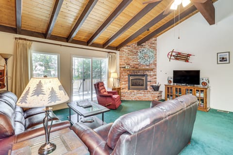 Incline Village Vacation Rental | 3BR | 2.5BA | 4 Steps to Enter | 1,400 Sq Ft