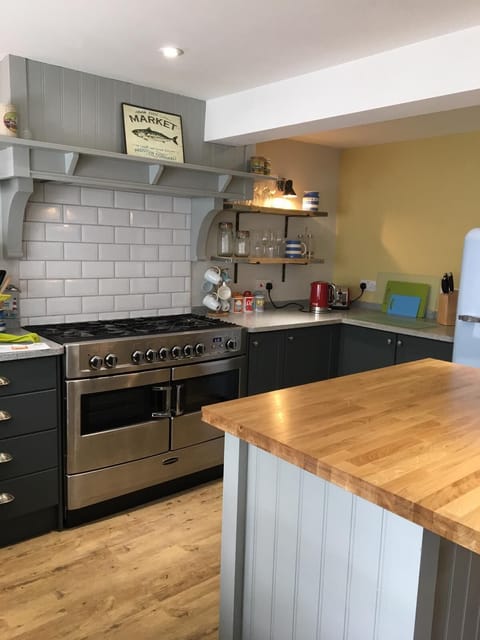 Kitchen with Gas /Electric Rangemaster cooker
