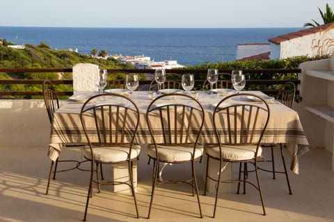 Al fresco dining