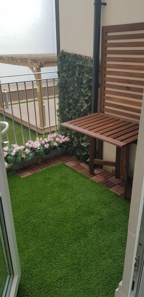 Patio/ Outdoor Sitting Area
