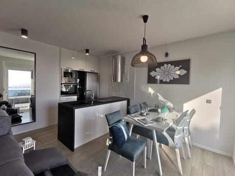 Kitchen area. dishwasher