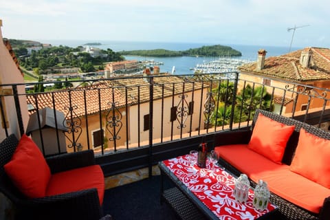 Roof terrace with panoramic sea view