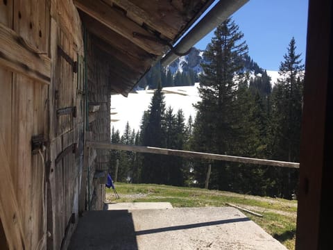 Stop before à farmer‘s house in the Mountain