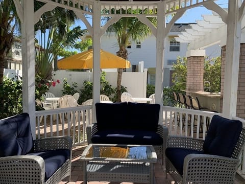 Gazebo lounge areas