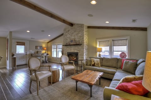 Main Street Cottage - Living room seating