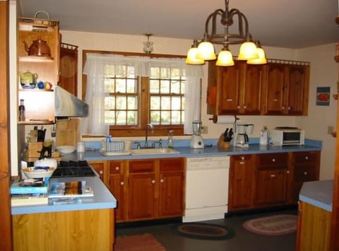 Alternate kitchen view