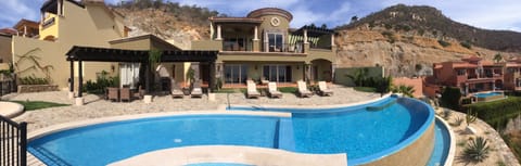 Spectacular 4 bedroom luxury home in Cabo