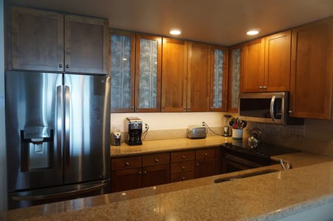 New Kitchen Appliances, Quartz Counters and Cabinets