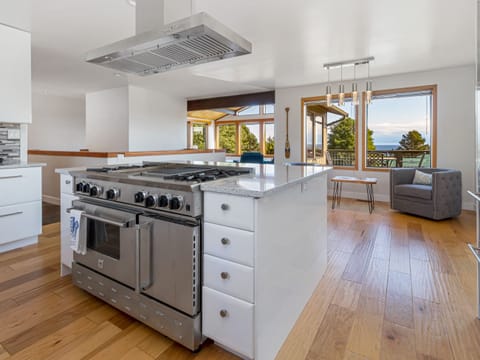 Kitchen facing the sunny south and has a water view.