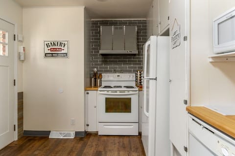 Vintage Inspired Kitchen!