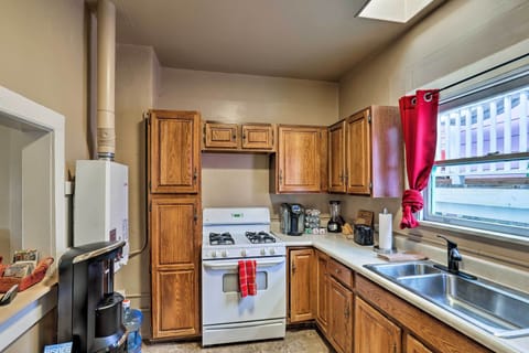 Kitchen | Cooking Basics | Keurig Coffee Maker | Toaster