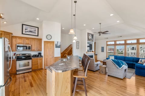 VOH125: Rest-A-Sure | Top Level Living Area and Kitchen