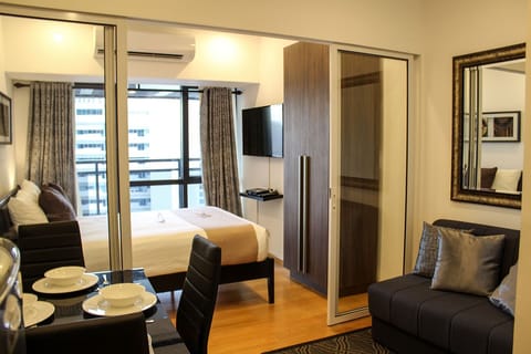 Near CBD 1BR Superior Apt @ Milano 2703B