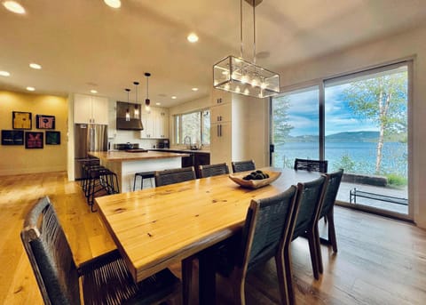 Dining area between living area and kitchen