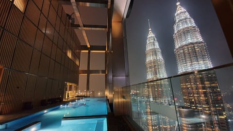 Infinity pool directly facing the twin towers KLCC 