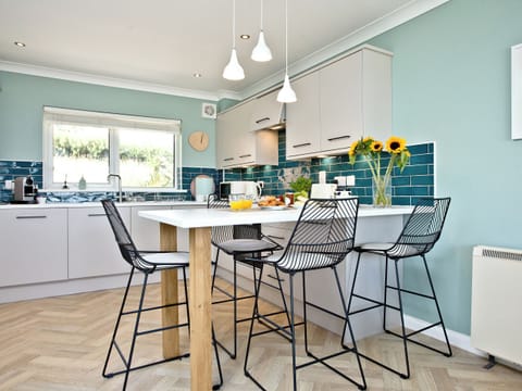 Open plan living space | 8 Waters Edge - Waters Edge, Newquay