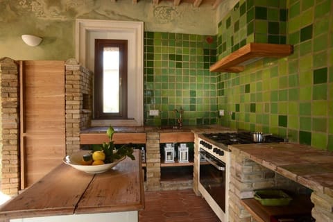 TUSCANY FOREVER RESIDENCE VILLA IV VIAGGIO GROUND FLOOR APARTMENT
3 bedrooms /swimming pools 