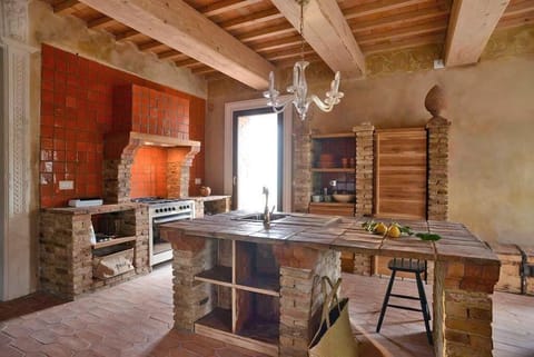 TUSCANY FOREVER RESIDENCE VILLA II L’ALLEGRIA GROUND FLOOR APARTMENT 4 bedrooms, 2 bathrooms