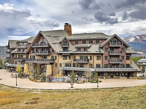 Crystal Peak Lodge