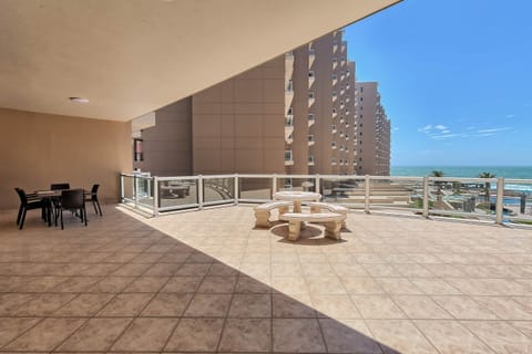 Huge Extended Patio!