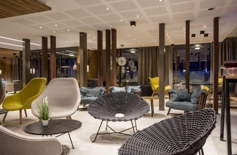 The welcoming lobby provides a lounge area for guests to relax.