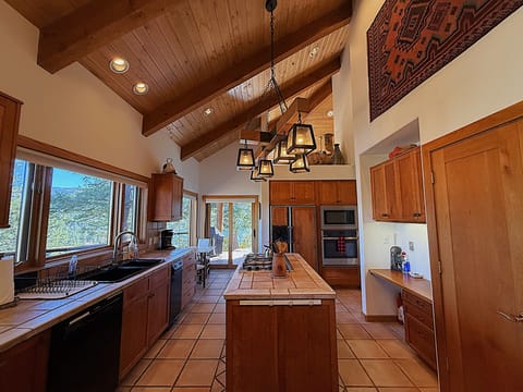 Fully Stocked Kitchen