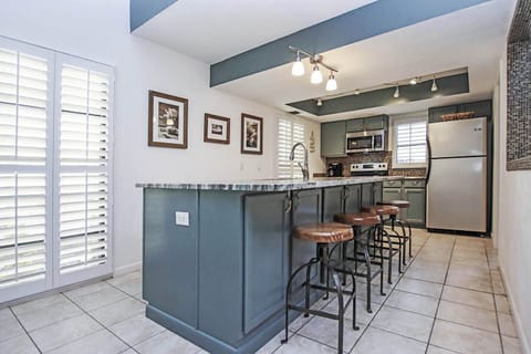 Sunset Captiva 16 Breakfast Bar