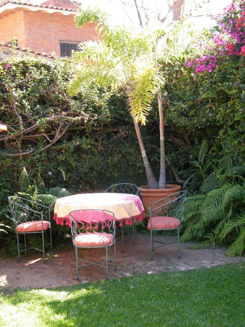 Very private sitting, barbecue area. 