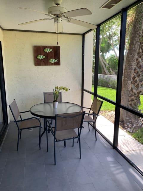 1-104 Screened Lanai