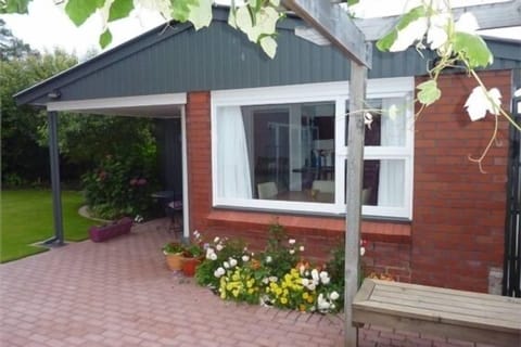 Manor Cottage