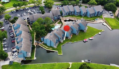 Aerial view of the complex. We are right at the 📍just steps from water. 