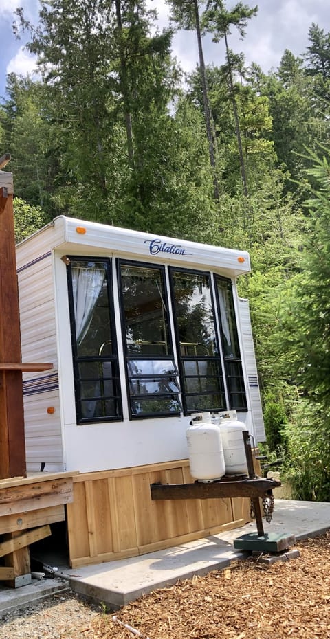 Garden Bay Hideaway
Park Model Glamping