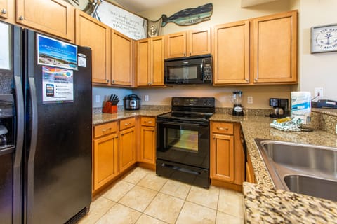 This kitchen has everything you need!