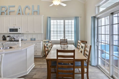 Main Level-Dining Area