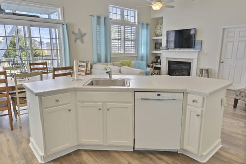 Main Level-Kitchen island