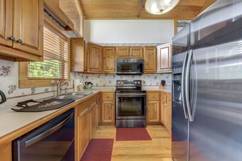 Kitchen is fully equipped with basic cooking utensils