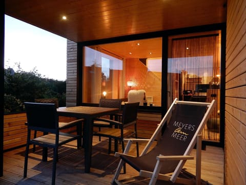 Lovely Chalet "Henk" - Cottage at Baltic Sea - Beach 500m - Fireplace - TinyHouse - "Meyers am Meer"