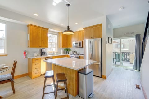 Kitchen | Cooking Basics | Coffee Maker | Main Level