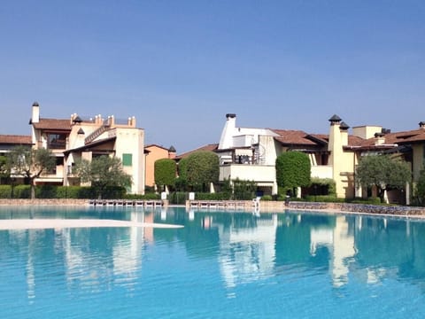 The biggest of the resorts two pools (120m long)