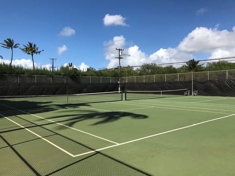 Tennis & Pickleball Courts