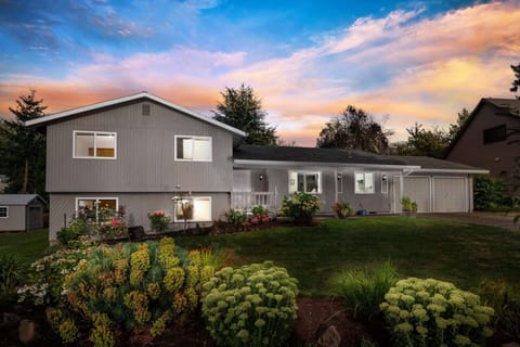 Neighborhood was nice and safe, conveniently located to everything.  -Trang