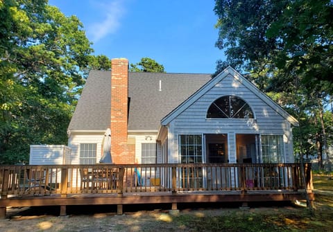 Sun room with sliders to deck