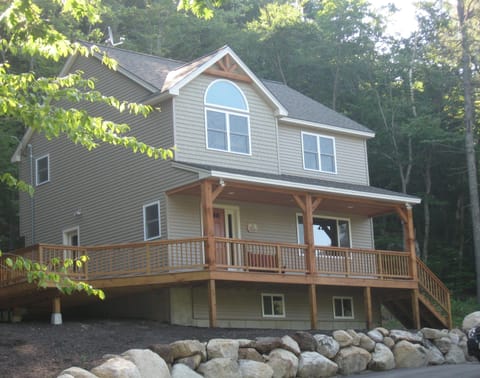 Nice Mountain side home near Attitash and Storyland.