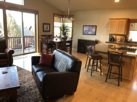 Center of greatroom - living room, dining, kitchen. Peekaboo Mt. Bachelor view.